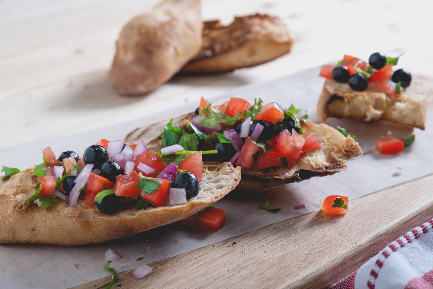 Prep time: 15 Minutes Cook time: N/A Serves: 4 People CHEF’S TIP: To make this recipe into a bruschetta salads simple omit bread and add your favorite greens This wild bruschetta screams summer time. Perfect for any picnic, appetizer or afternoon pick-me-up!